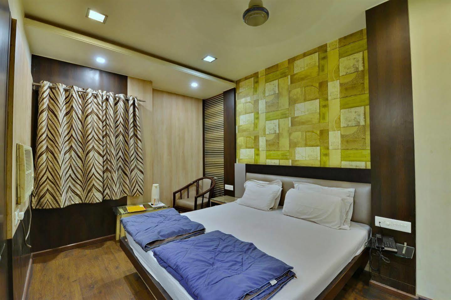 Hotel Kanishka Rāipur Exterior foto