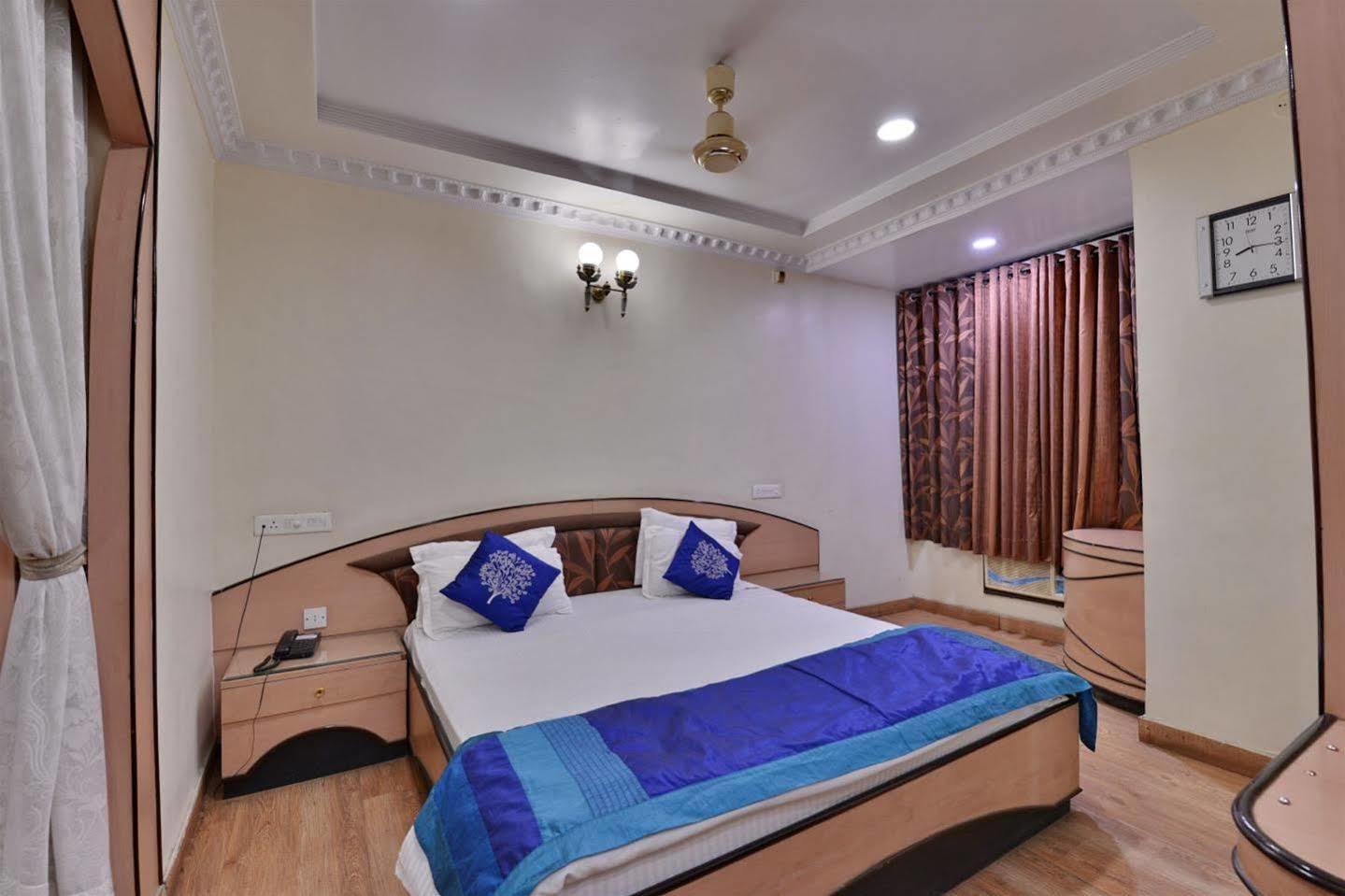 Hotel Kanishka Rāipur Exterior foto
